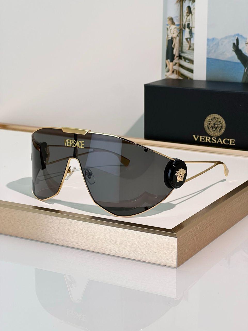 versace unisex