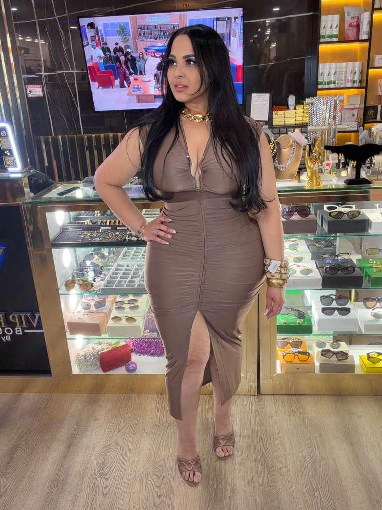 Dress Chocolate Curve