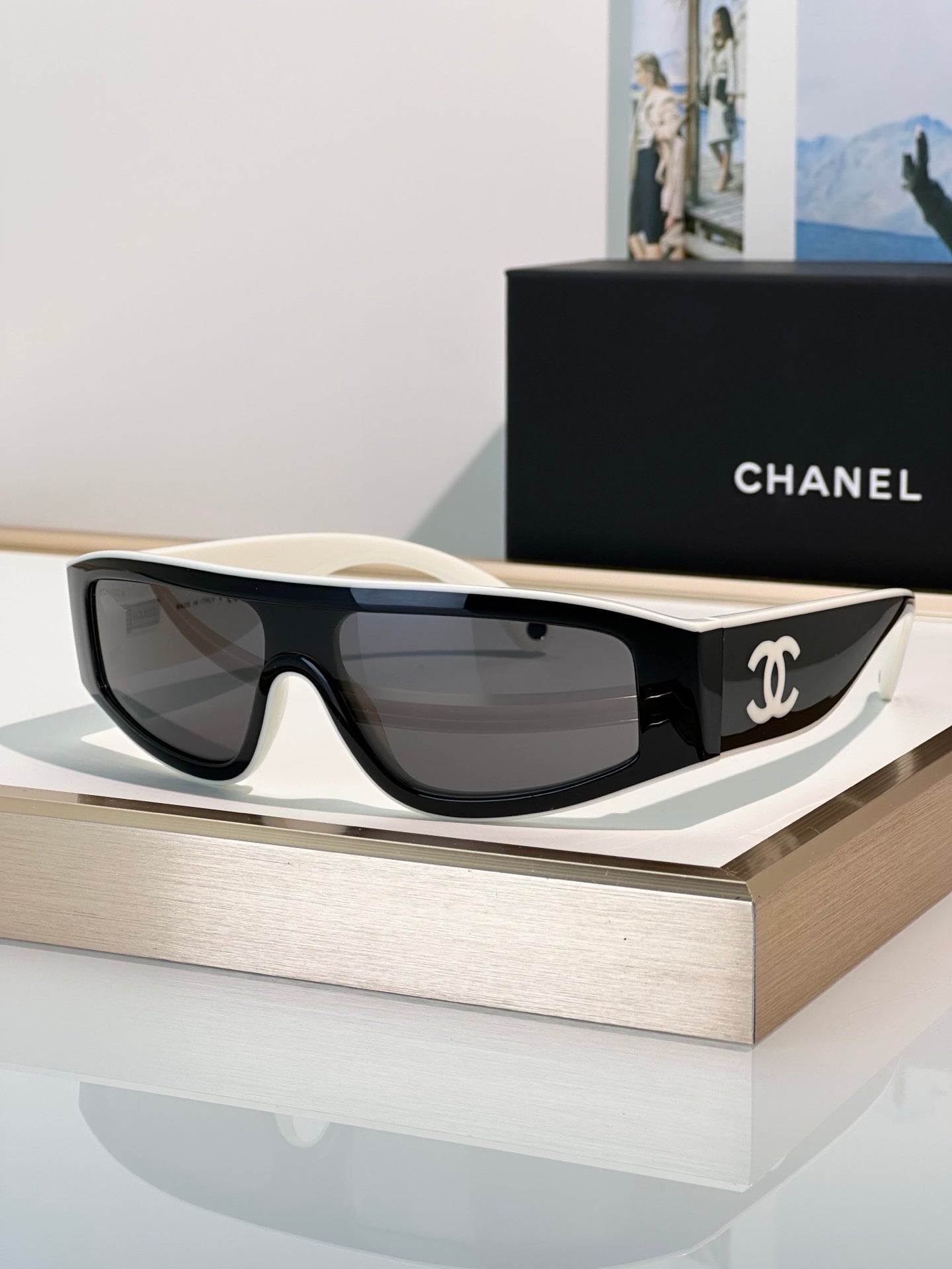 Chanel CAH6057